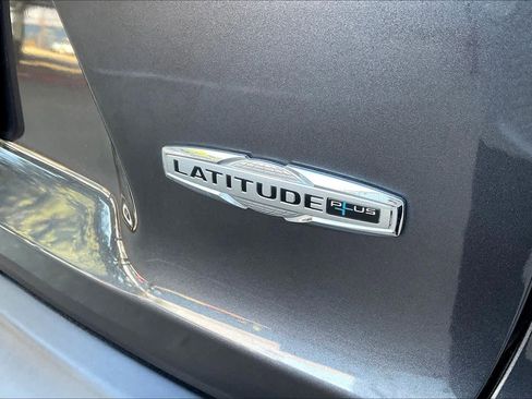 Used 2021 Jeep Cherokee Latitude Plus image 9