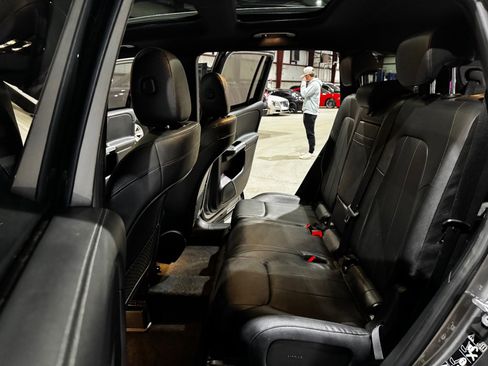 Used 2020 Mercedes-Benz GLB 250 - w/ Premium Package image 17