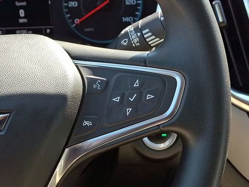 Used 2018 Chevrolet Equinox LS image 22