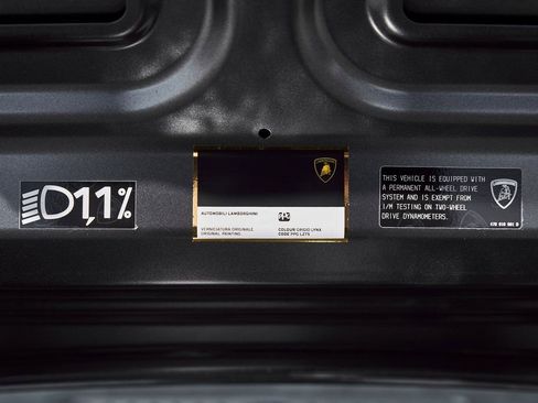 Used 2024 Lamborghini Huracan EVO image 23