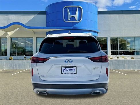 Used 2019 INFINITI QX50 Luxe w/ Navigation Package image 3