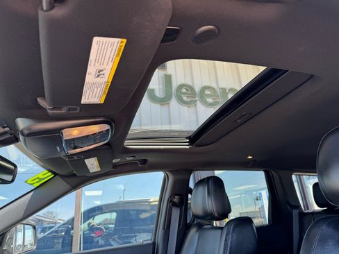 Used 2019 Jeep Grand Cherokee Altitude image 11
