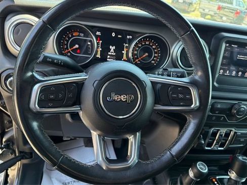 Used 2019 Jeep Wrangler Unlimited Sahara AWD/4WD image 12