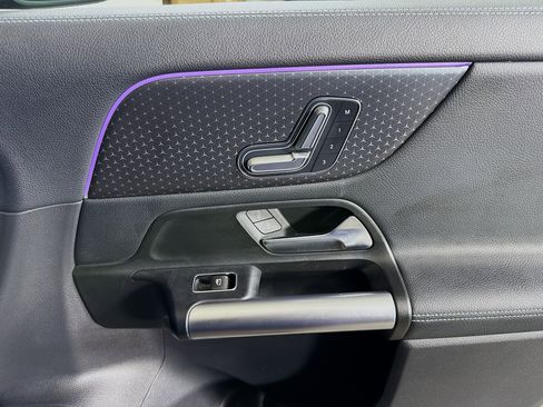 Used 2025 Mercedes-Benz GLA 250 image 31