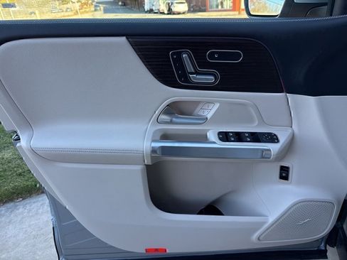 Certified 2026 Mercedes-Benz GLB 250 4MATIC image 18