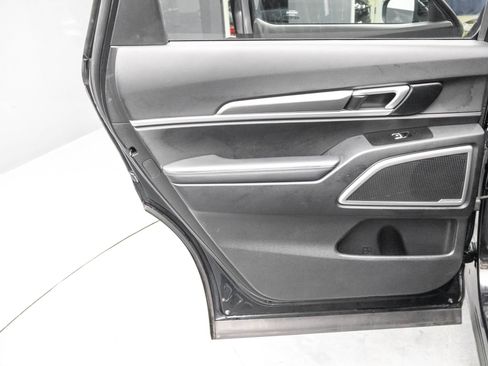 Used 2021 Kia Telluride LX image 32