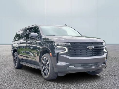 Used 2023 Chevrolet Suburban RST w/ Sport Performance Package AWD/4WD image 3