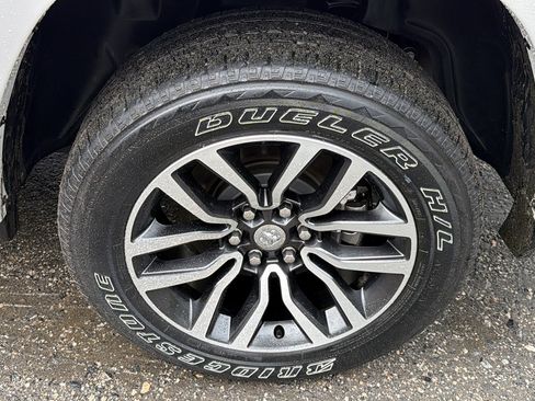 Used 2025 RAM 1500 Limited AWD/4WD image 12