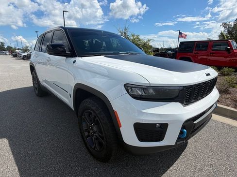 Used 2024 Jeep Grand Cherokee Trailhawk AWD/4WD image 18