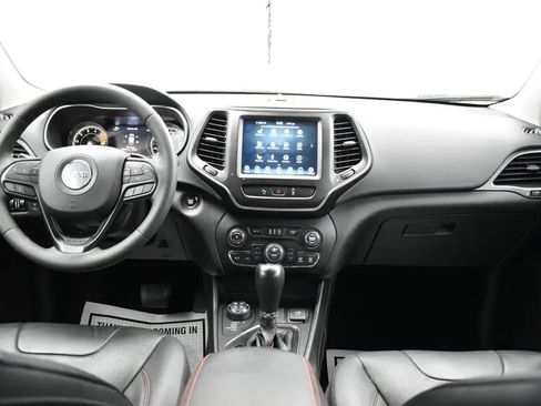 Used 2021 Jeep Cherokee Trailhawk w/ Premium Leather Package image 19