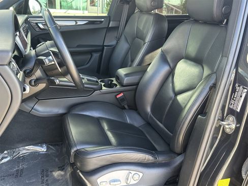 Used 2021 Porsche Macan S image 5