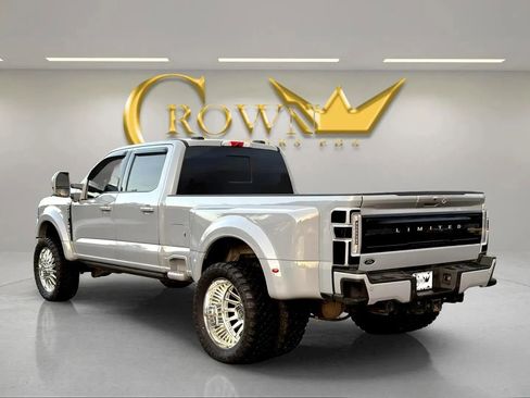 Used 2024 Ford F450 Limited w/ FX4 Off-Road Package image 9