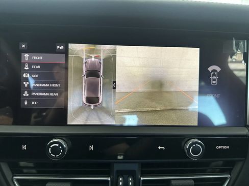 Used 2023 Porsche Macan Turbo image 37