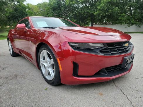 Used 2019 Chevrolet Camaro LT w/ Technology Package RWD image 1