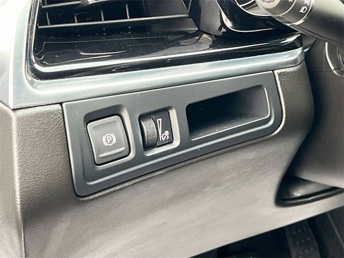 Used 2023 Cadillac XT6 Luxury image 10