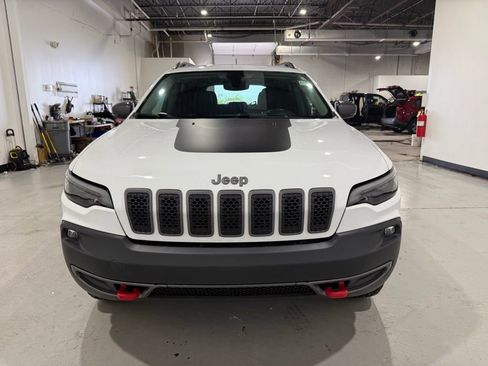 Used 2020 Jeep Cherokee Trailhawk image 3