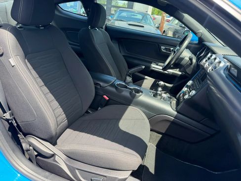Used 2017 Ford Mustang GT RWD image 16
