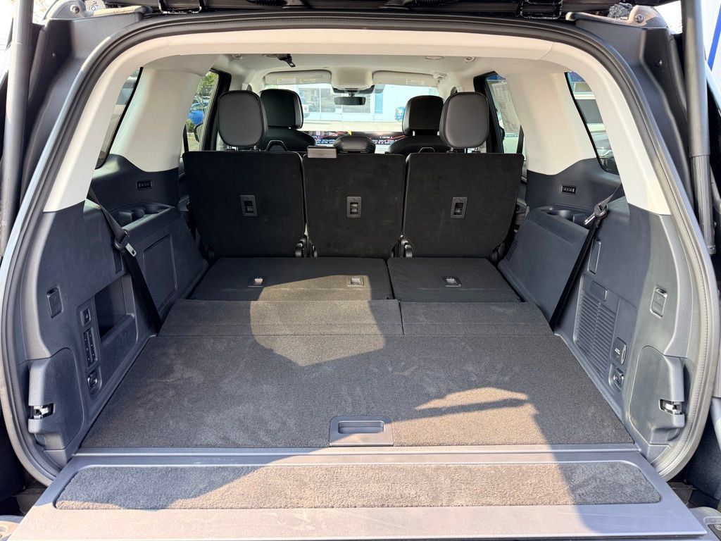 New 2027 Lincoln Navigator Premiere AWD/4WD image 27