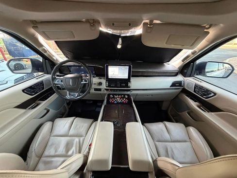 Used 2019 Lincoln Navigator Reserve image 53