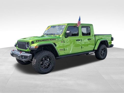 Used 2025 Jeep Gladiator Rubicon w/ Convenience Group AWD/4WD image 8