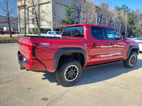 Certified 2025 Toyota Tacoma TRD Off-Road image 8