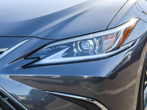 Used 2025 Lexus ES 300h w/ Premium Package FWD image 23