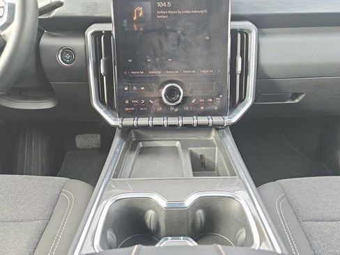 Used 2025 GMC Acadia Elevation image 3