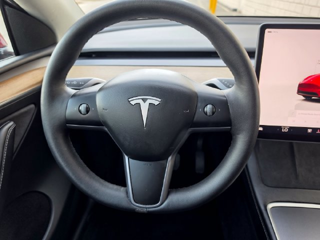 Used 2024 Tesla Model Y Long Range AWD/4WD image 33
