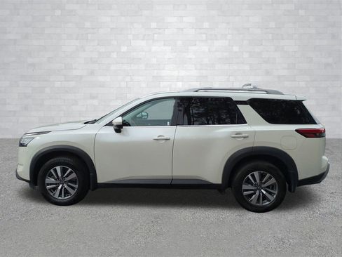 Used 2023 Nissan Pathfinder SL w/ Lighting Package (N92) image 7