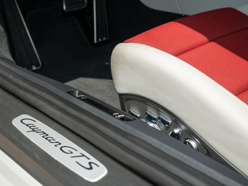 Used 2025 Porsche 718 Cayman GTS RWD image 20