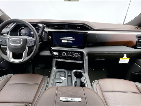 New 2026 GMC Sierra 2500 Denali w/ Denali Reserve Package image 5