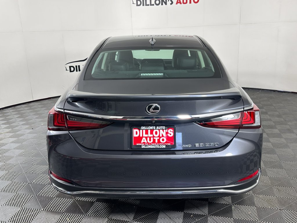Used 2023 Lexus ES 250 w/ Premium Package AWD/4WD image 4