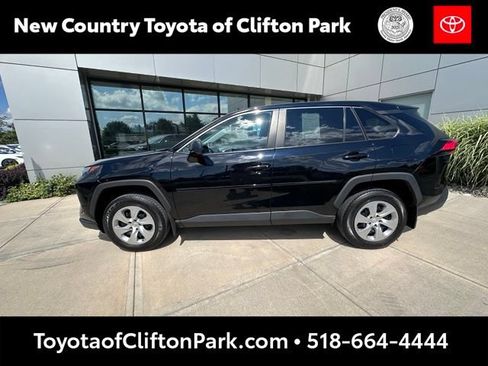 Used 2023 Toyota RAV4 LE AWD/4WD image 6