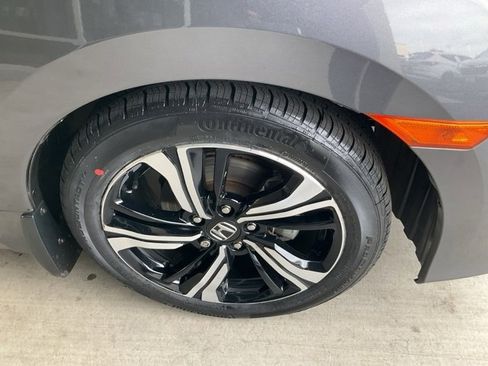 Used 2016 Honda Civic Touring image 29