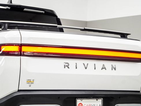 Used 2022 Rivian R1T Adventure image 14