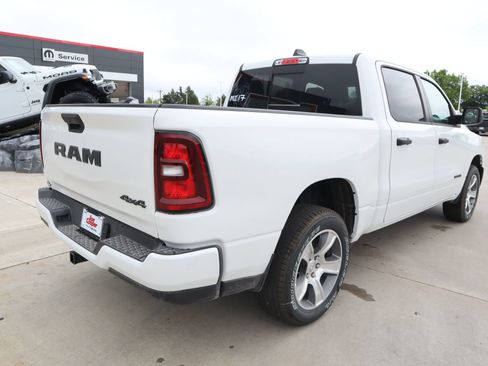 New 2026 RAM 1500 Express AWD/4WD image 20