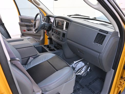 Used 2008 Dodge Ram 1500 Truck SLT w/ Navigation Convenience Group RWD image 15