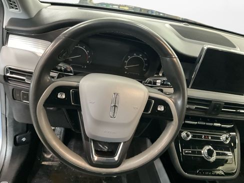 Used 2022 Lincoln Corsair AWD w/ Premium Package image 12