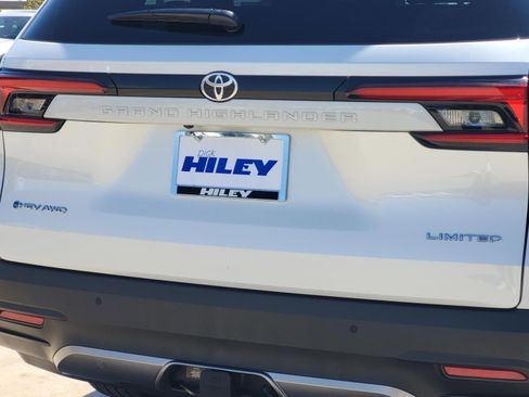 Used 2025 Toyota Grand Highlander AWD Hybrid image 5