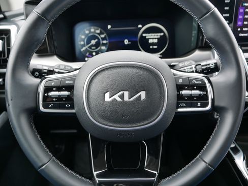 Certified 2023 Kia Sorento SX image 25