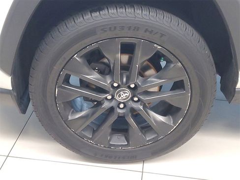 Used 2021 Toyota RAV4 XLE Premium w/ Carpet Mat Package (TMS) image 4