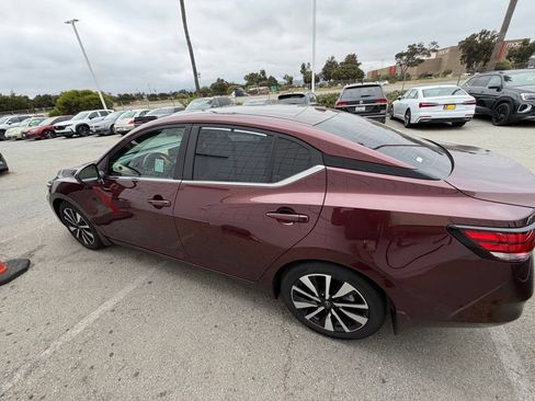 Used 2024 Nissan Sentra SV w/ SV Premium Package FWD image 3