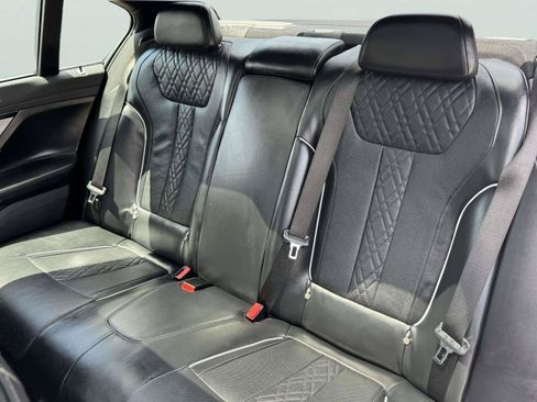 Used 2022 BMW 740i xDrive w/ M Sport Package AWD/4WD image 43