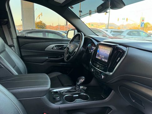 Used 2022 Chevrolet Traverse LT image 33