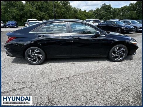 New 2026 Hyundai Elantra Limited FWD image 8