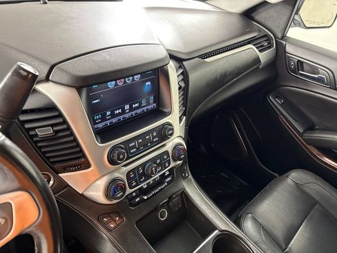Used 2019 GMC Yukon XL SLT AWD/4WD image 35
