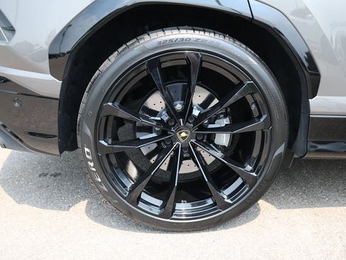 Used 2021 Lamborghini Urus AWD/4WD image 13