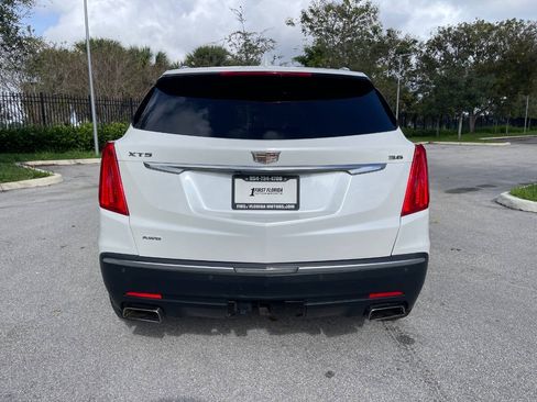 Used 2018 Cadillac XT5 Luxury w/ Driver Awareness Package AWD/4WD image 9