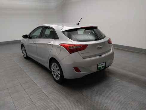 Used 2017 Hyundai Elantra GT image 5