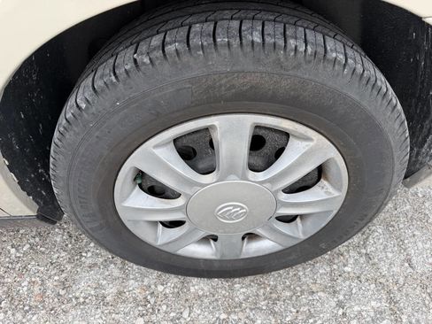 Used 2008 Buick LaCrosse CX FWD image 10